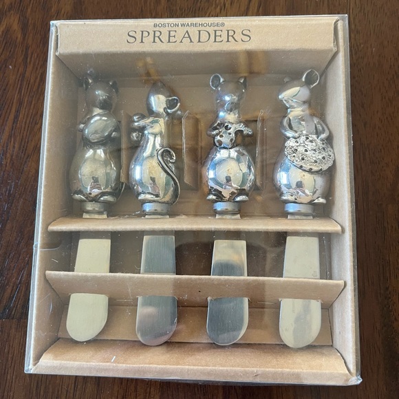 NIB Boston Warehouse Mice Mouse Cheese Spreaders Knives Dip Butter Knife Set - Picture 1 of 4